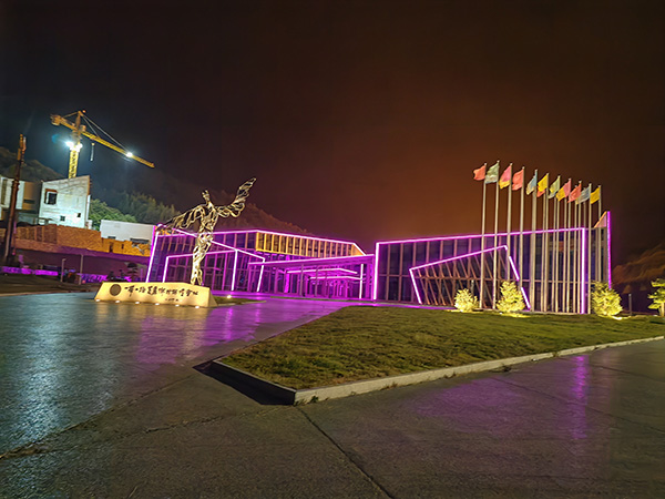 城市亮化是现代城市建设的重要组成部分，它不仅可以美化城市的夜景，还能提升城市的整体形象。随着科技的不断进步，城市亮化也得到了更多的关注和创新。本文将介绍一些关于城市亮化的创意和技术，帮助读者了解噶尔城市亮化的重要性以及如何进行噶尔城市亮化的规划和实施。