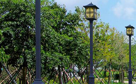 太阳能噶尔庭院灯价格为何差三倍？关键看这几点